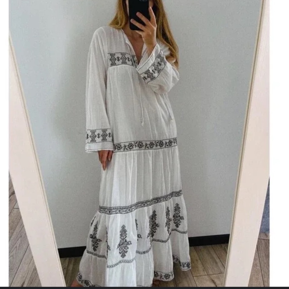 ZARA VOLUMINOUS EMBROIDERED DRESS NWT size small
